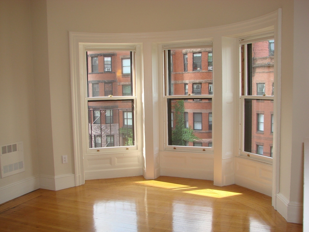 404 Marlborough St, Back Bay