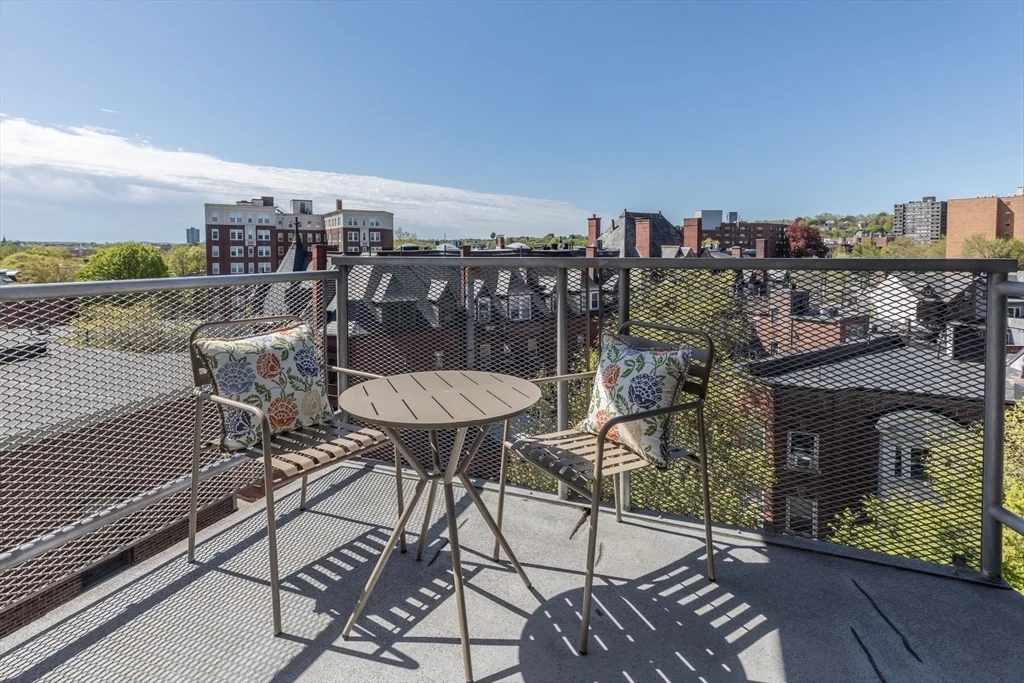 19 Winchester St, Coolidge Corner