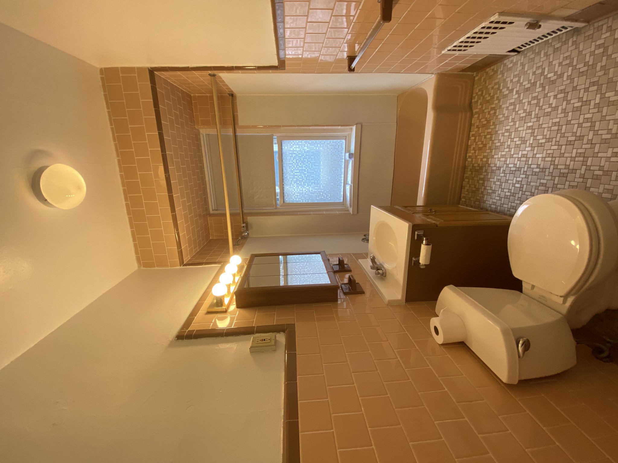 1822 Beacon St, Brookline