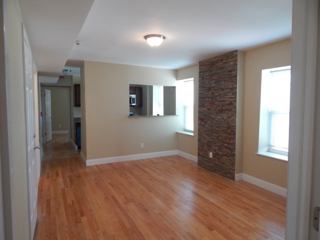 28 Chelsea St, East Boston