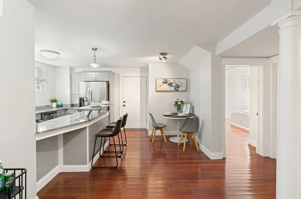 15 Millmont St, Roxbury
