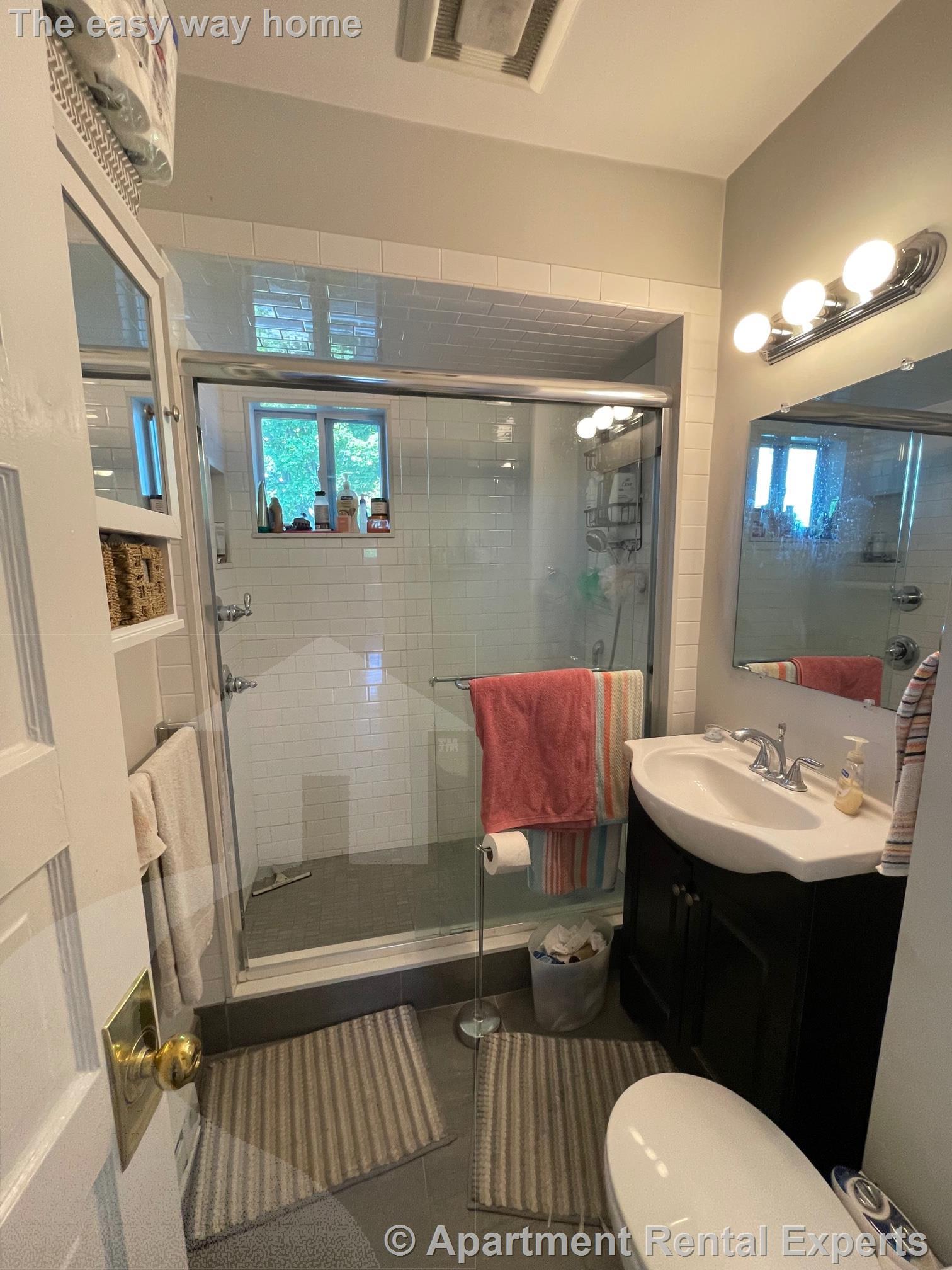 15 Farragut Ave, Teele Square