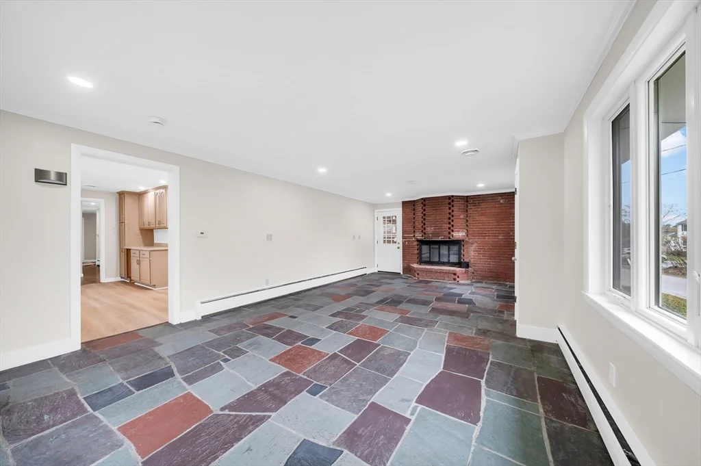 35 Peters St, North Andover