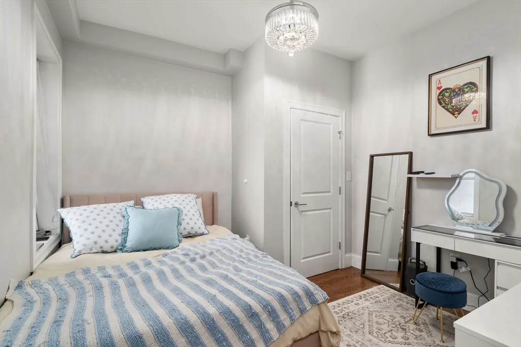 338 Meridian St, Central Square