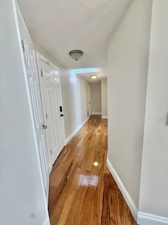 34 School St, Everett