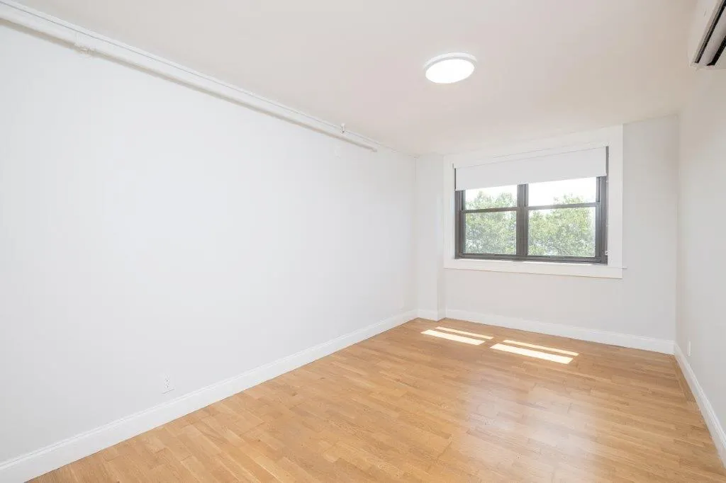 1410 Columbia Rd, South Boston