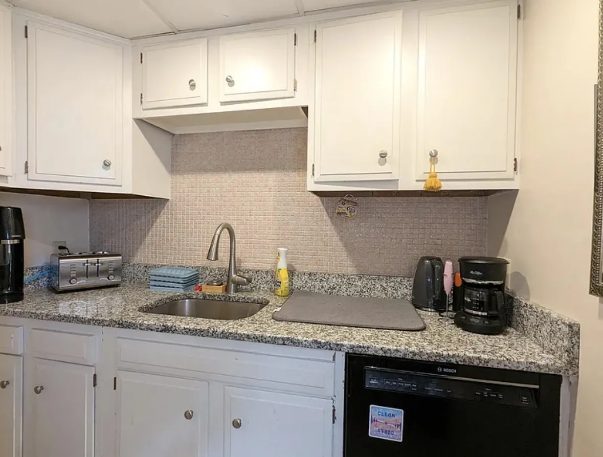 69 Prichard Ave, Powder House Square