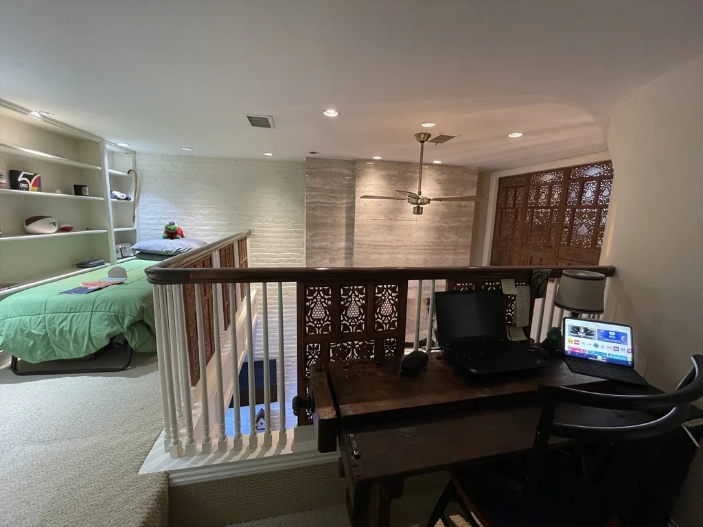 124 Beacon St, Back Bay
