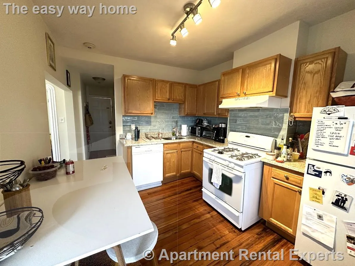 1056 Cambridge St, East Cambridge