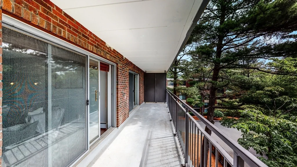 995 Massachusetts Ave, Arlington