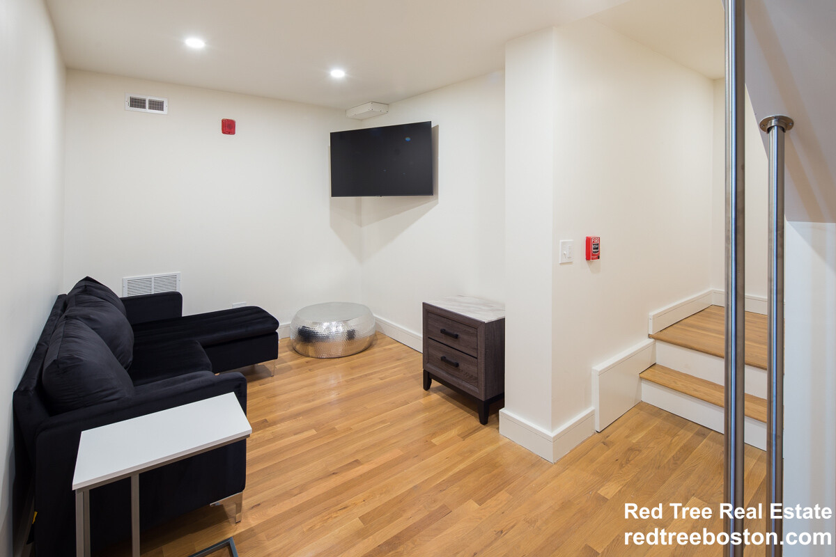 92 Brown St, South Side