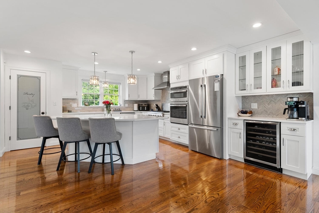 10 Carol Ave, Burlington