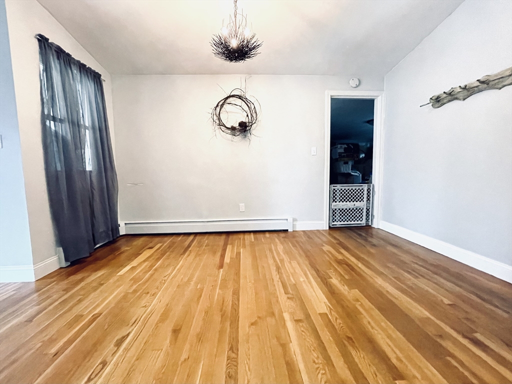 34 Hillside Dr, Shrewsbury