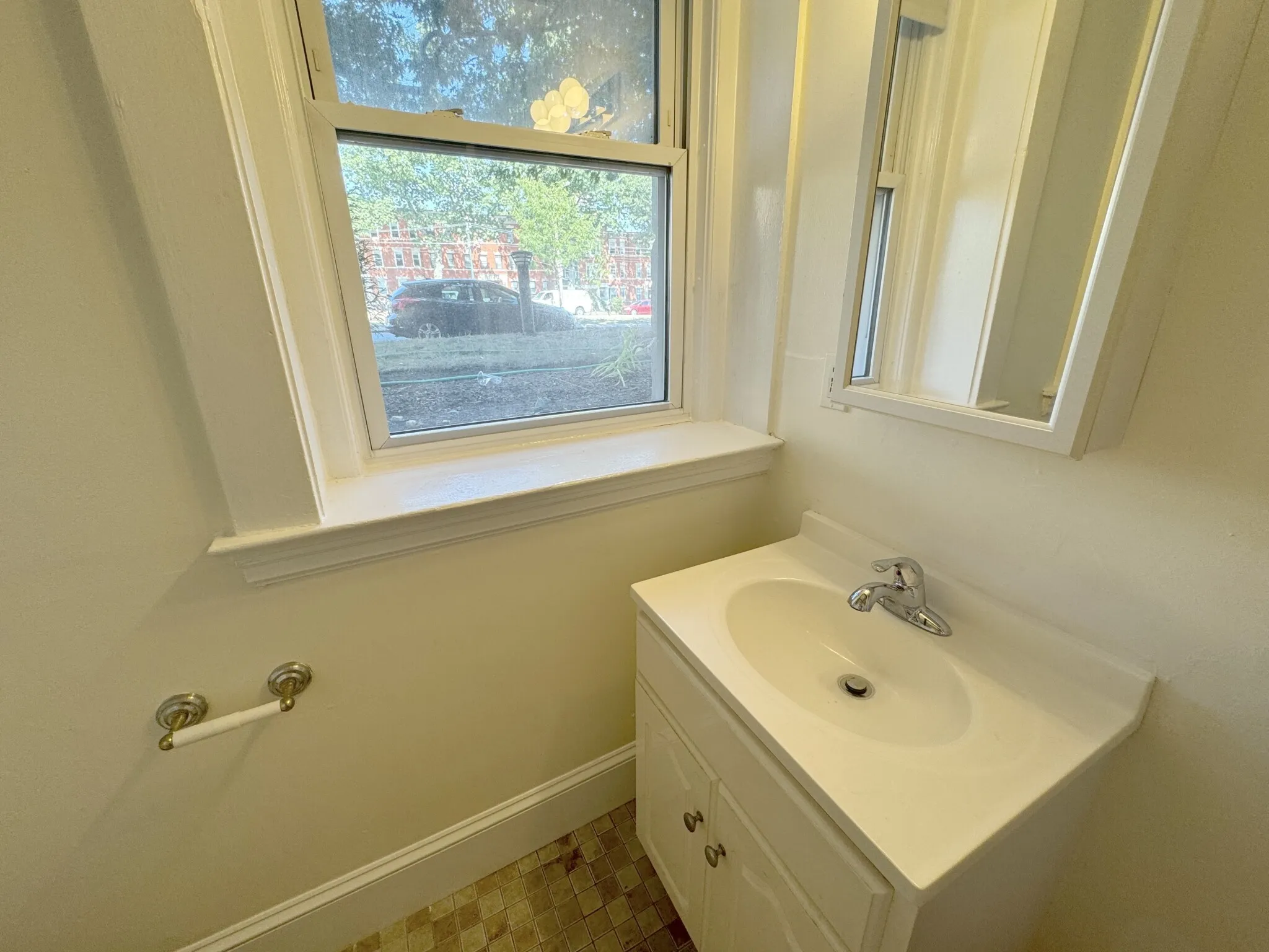 1384 Commonwealth Ave, Allston