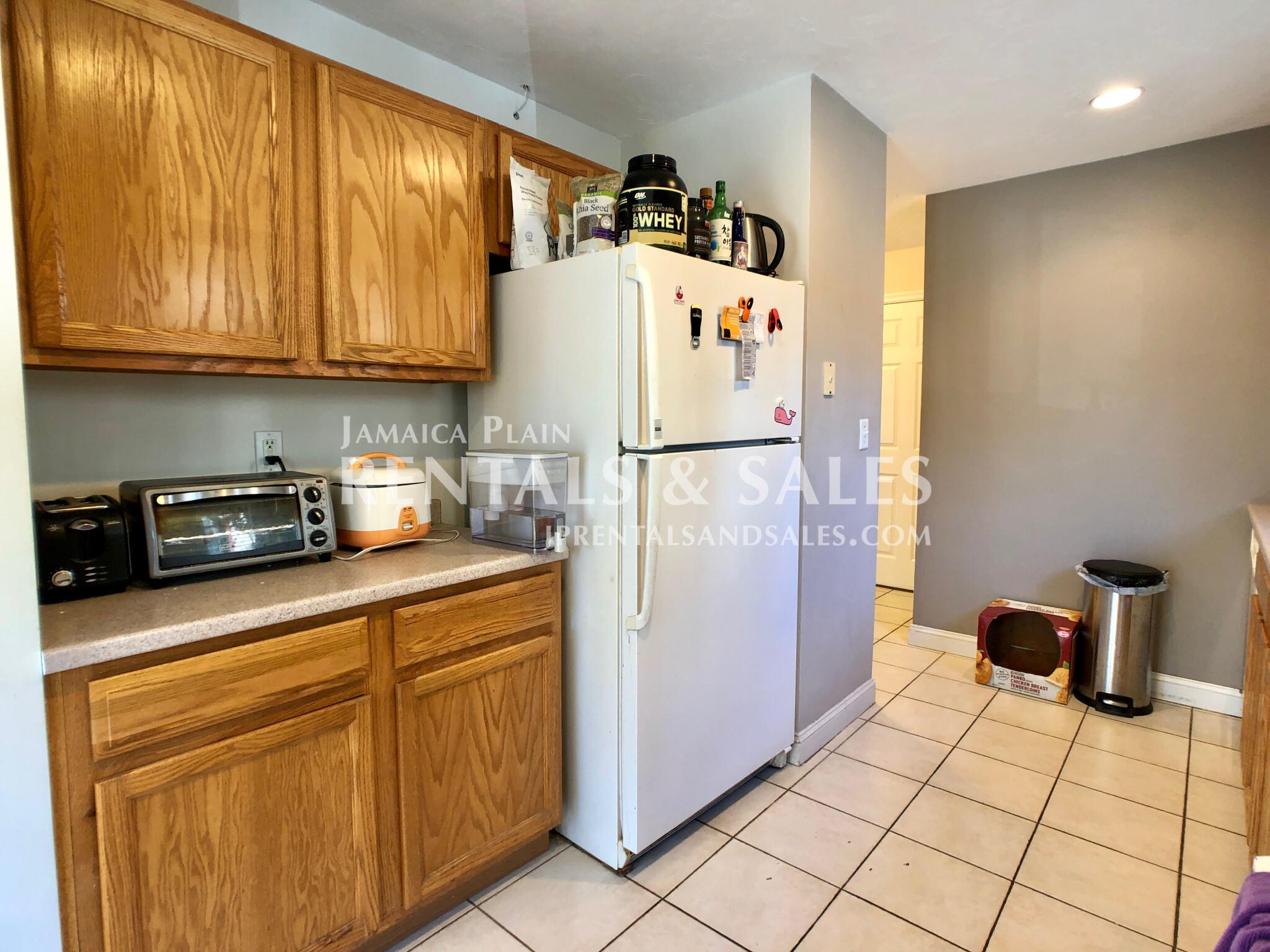 27 Clive St, Jamaica Plain