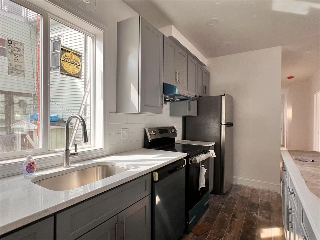 18 Autumn St, East Somerville