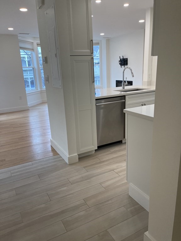 284 Sidney St, Cambridgeport