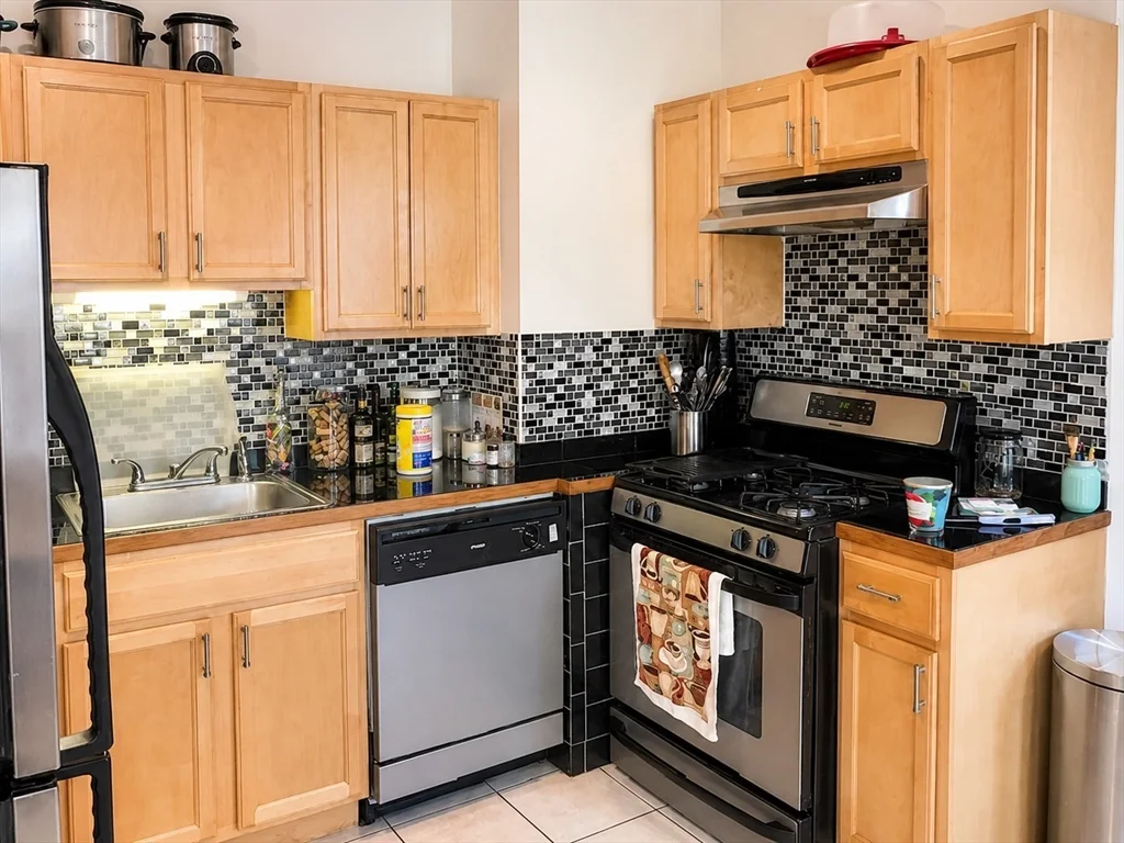 1512 Hyde Park, Hyde Park