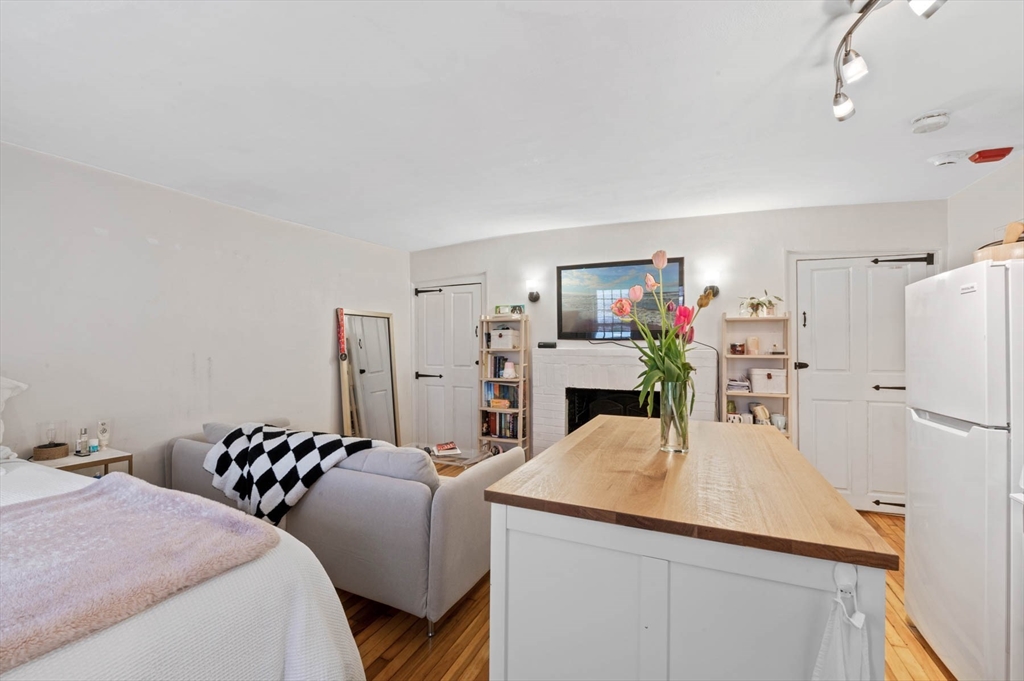 36 Joy St, Beacon Hill