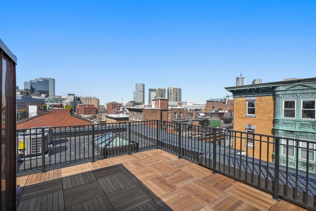 112 Myrtle, Beacon Hill