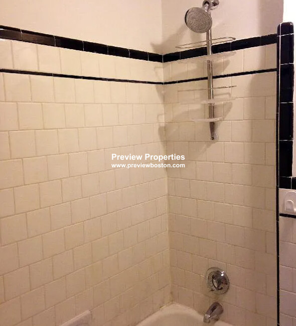 849 Beacon St, Fenway