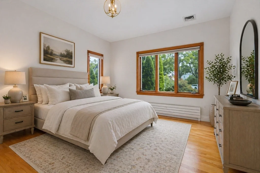24 Carthay Cir, Newton Highlands