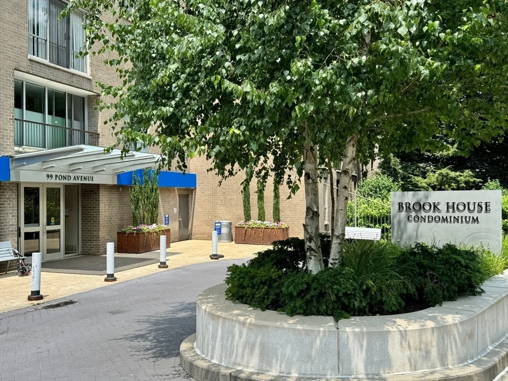 99 Pond Ave, Brookline Village