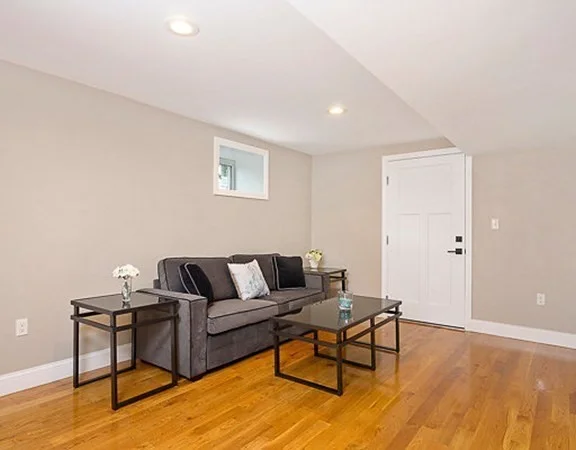 68 Edward St, Medford