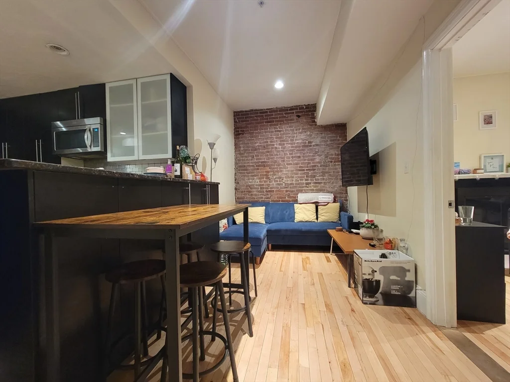 1203 Beacon St, Brookline