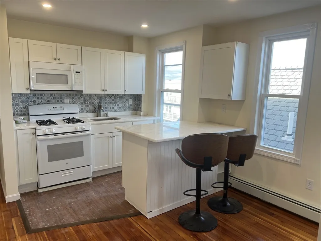 117 Winthrop Shore Dr, Winthrop