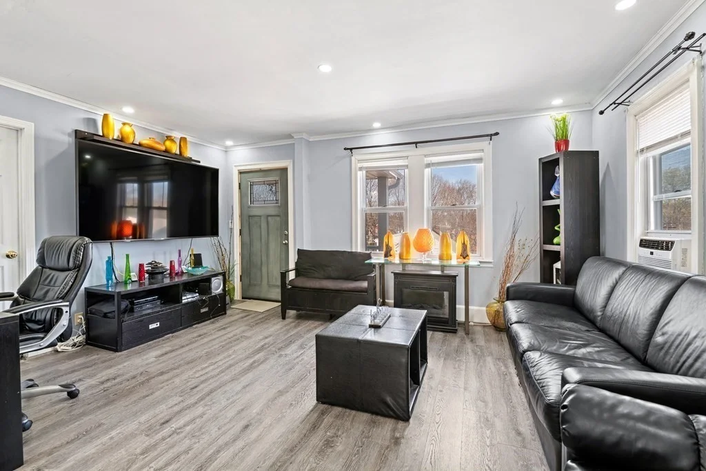 107 Belle Ave, Medford