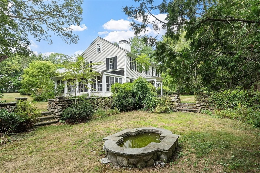251A Old Billerica Rd, Bedford