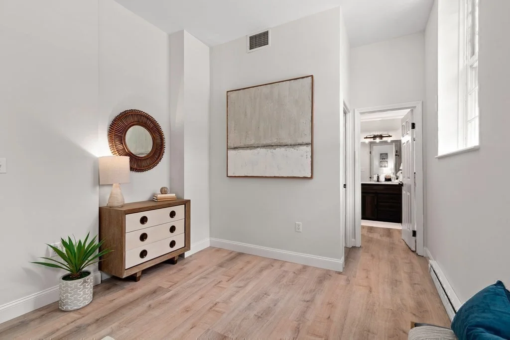 65 Glen Rd, Brookline Village