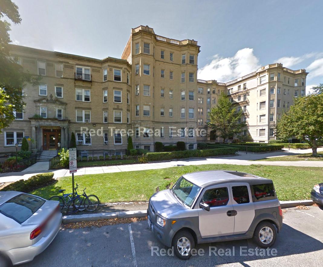 27 Park Dr, Fenway