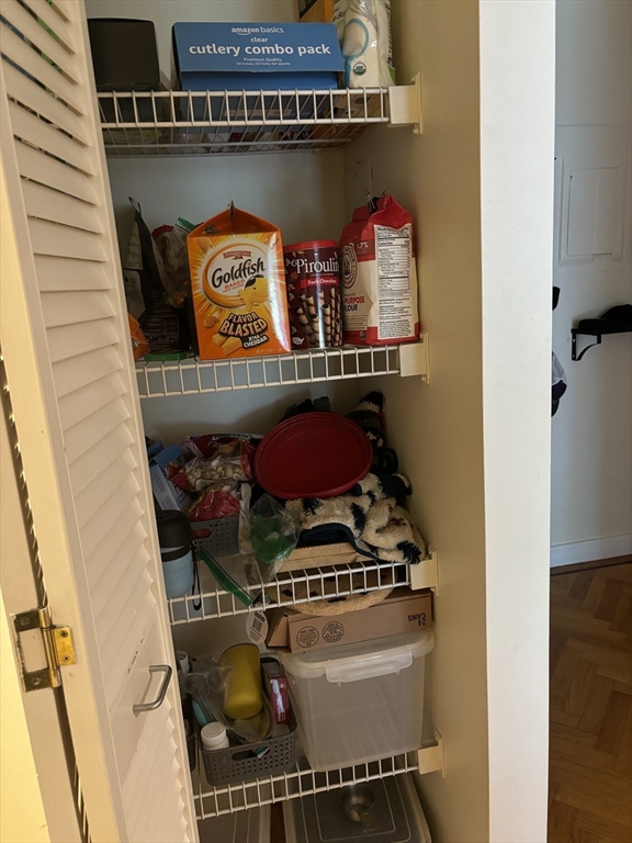 931 Massachusetts Ave, Mid-Cambridge