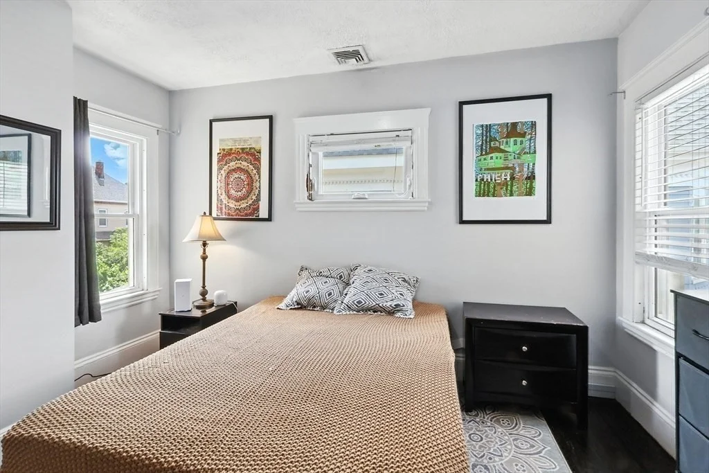 637 Broadway, Everett