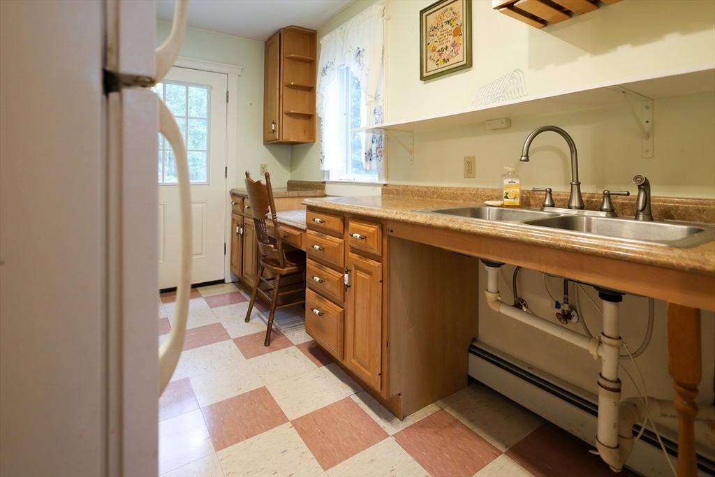 288 Goldthwaite Rd, Whitinsville