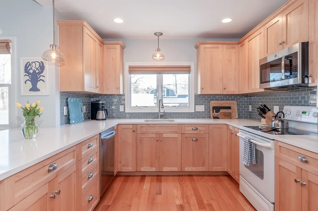 26 Mattakiset Rd, Antassawamock