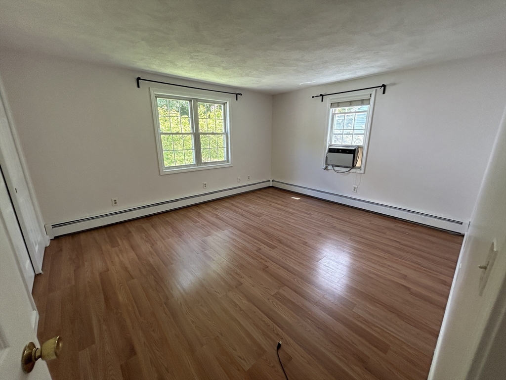 12 Homeward Ln, Natick