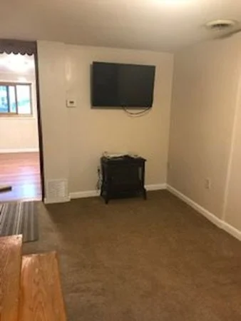 4 Roy Ave, Plum Island