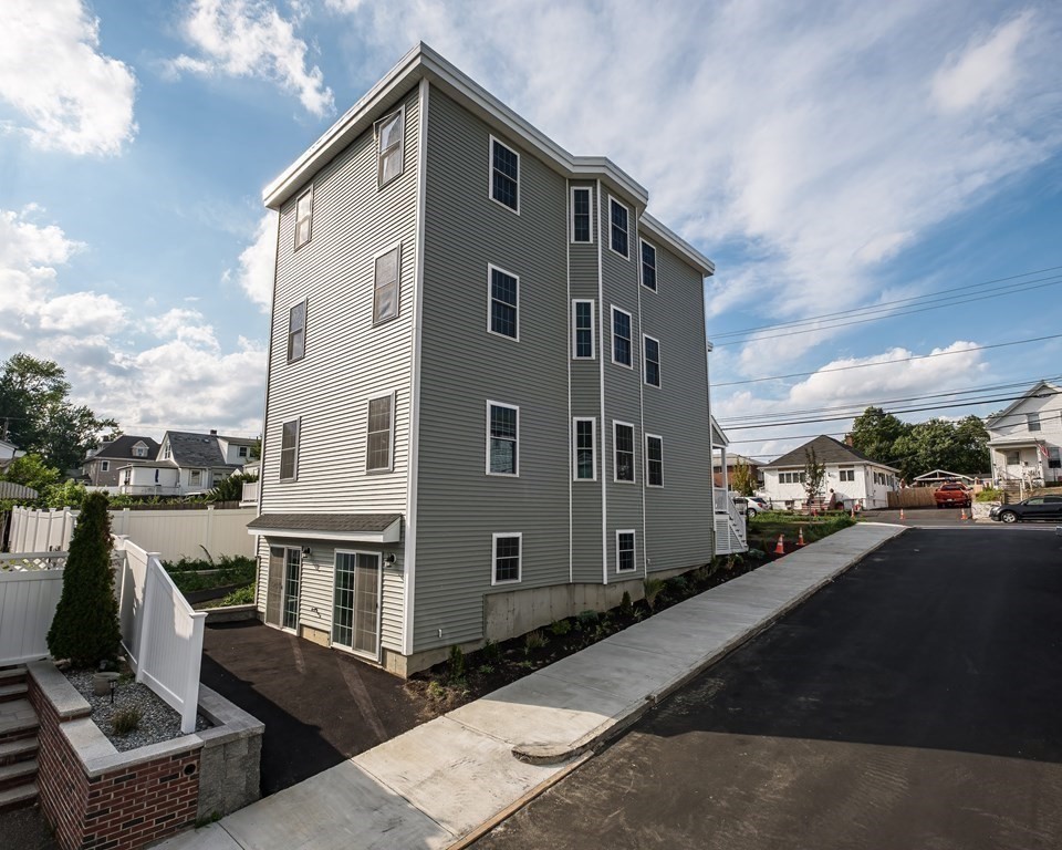 242 Mountain Ave, Revere