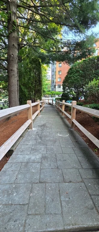 200 Ledgewood Dr, Stoneham