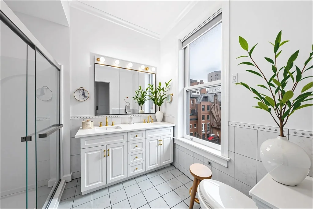 218 Commonwealth Ave, Back Bay