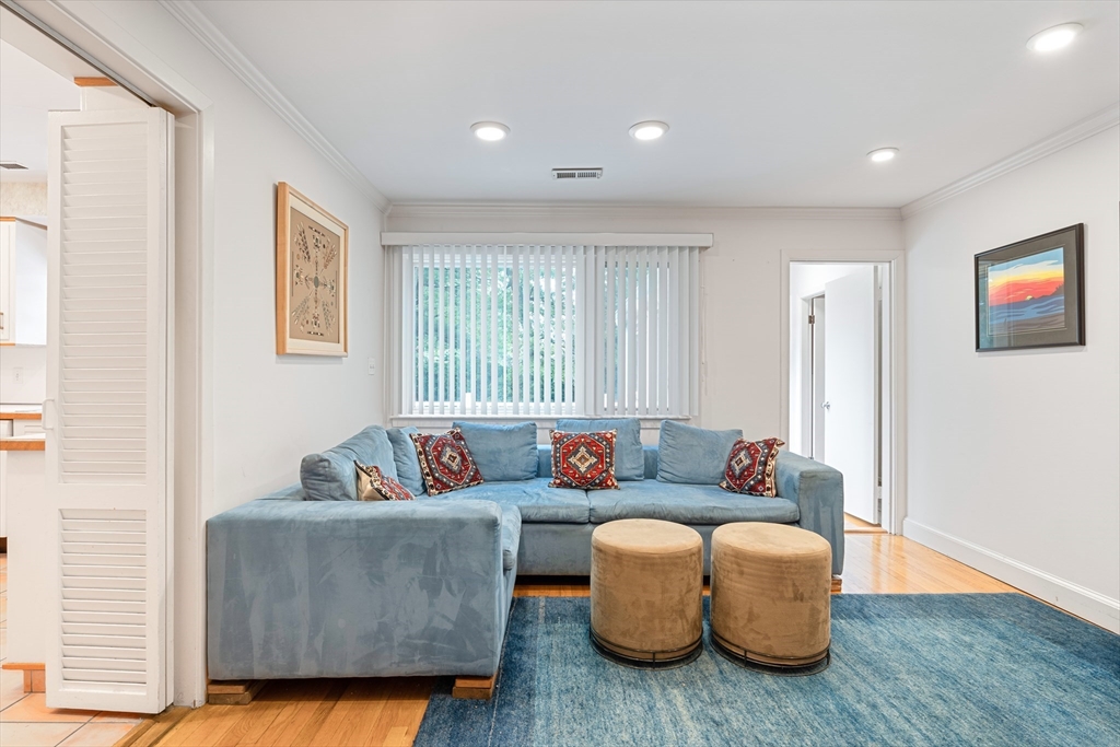 140 Paulson Rd, Waban