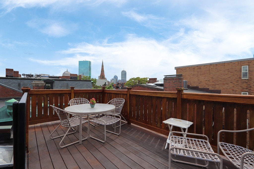 110 Charles St, Beacon Hill