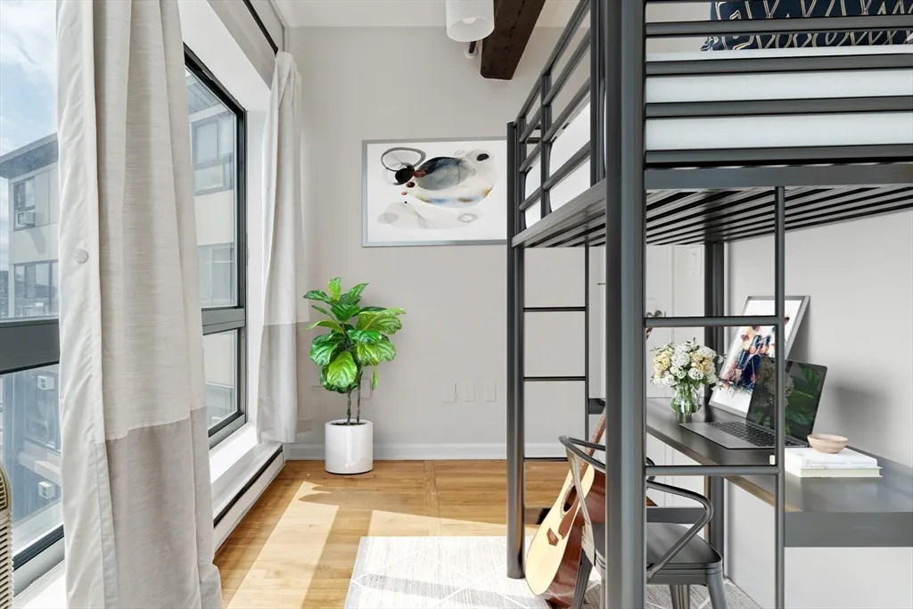 12 Stoneholm St, Fenway