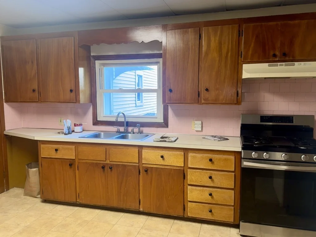 148 Maxfield St, North