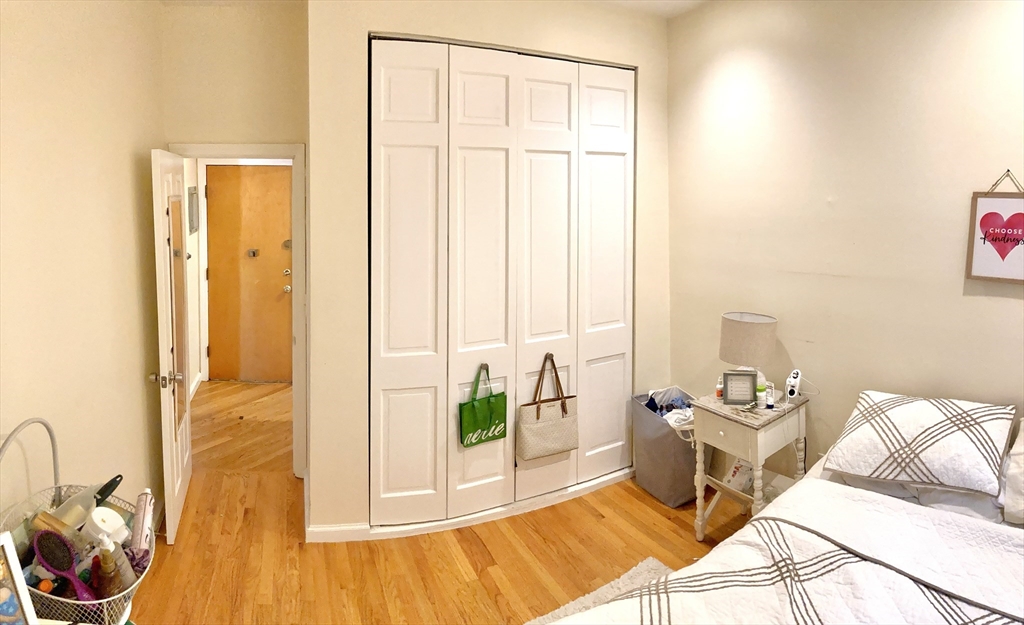 390 Riverway, Fenway