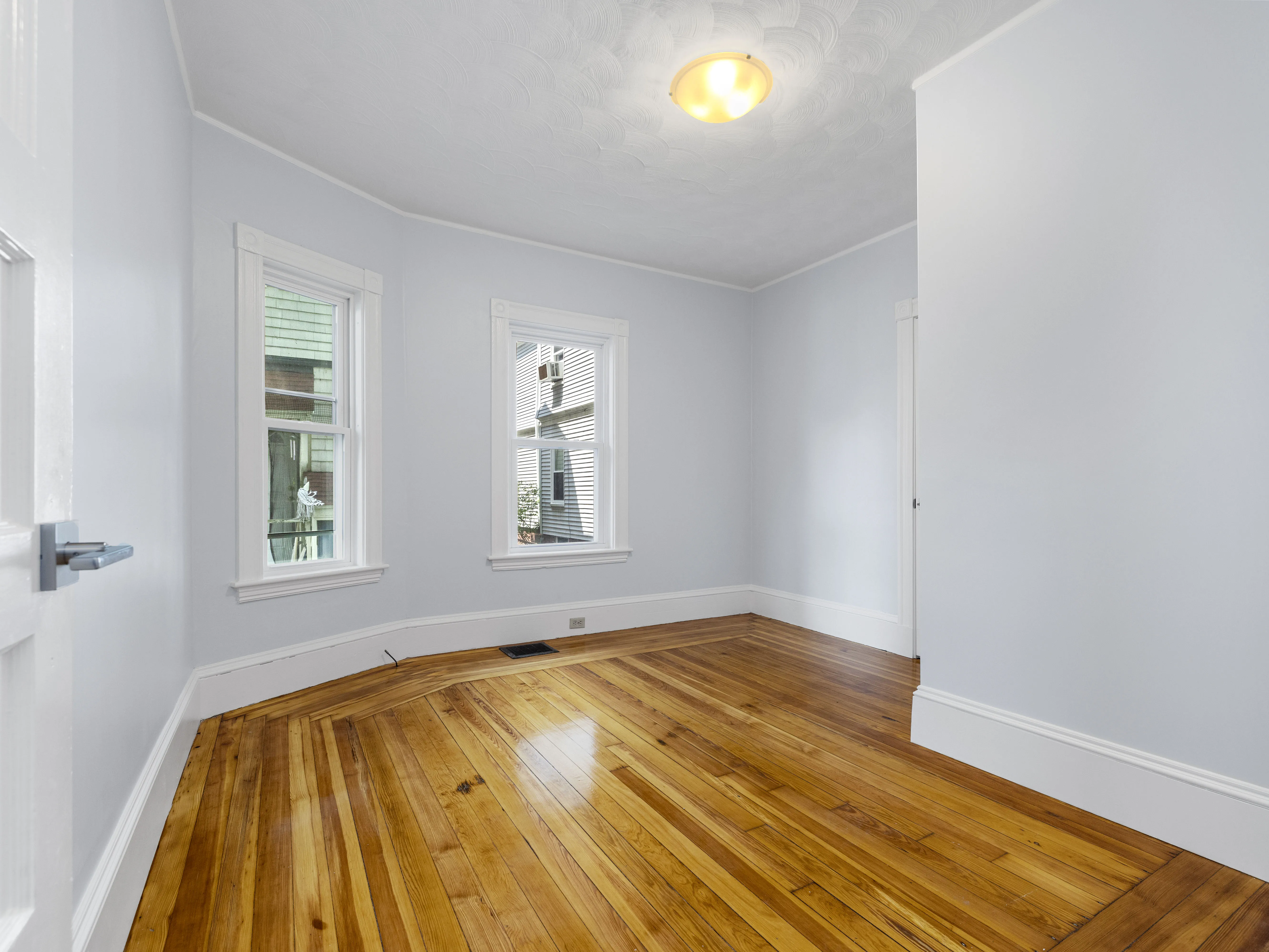 59 Hawthorne St, Davis Square