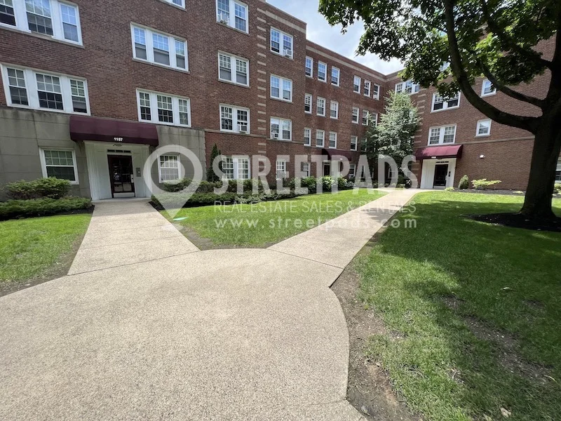 1163 Beacon St, Longwood